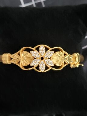 Gold Floral Hinged Bracelet - NWOT